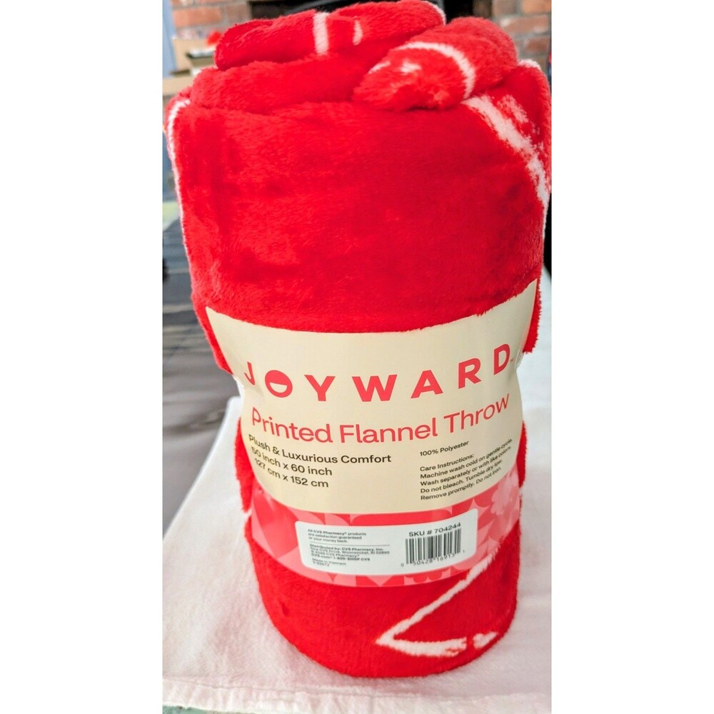 NWT Joyward Red White Heart Printed Flannel Throw Blanket 50x60 Plush CVS